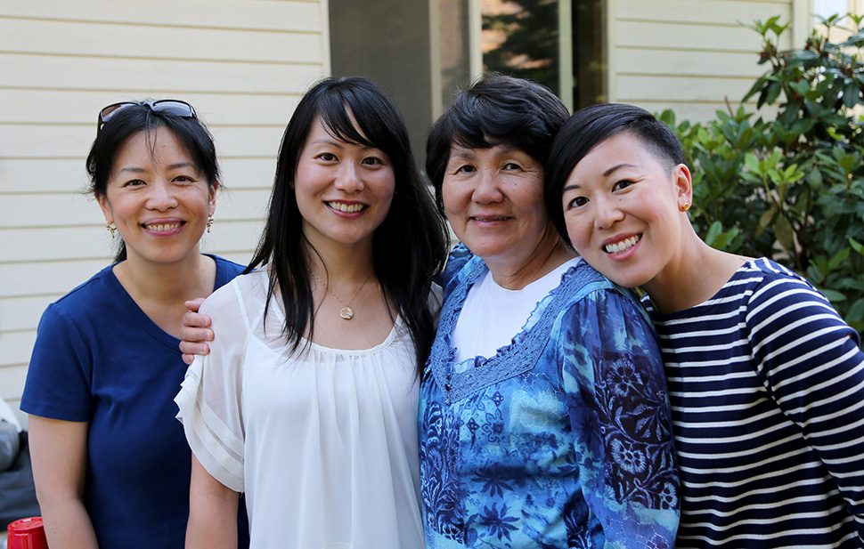 Elaine Fong with Mother and sisters